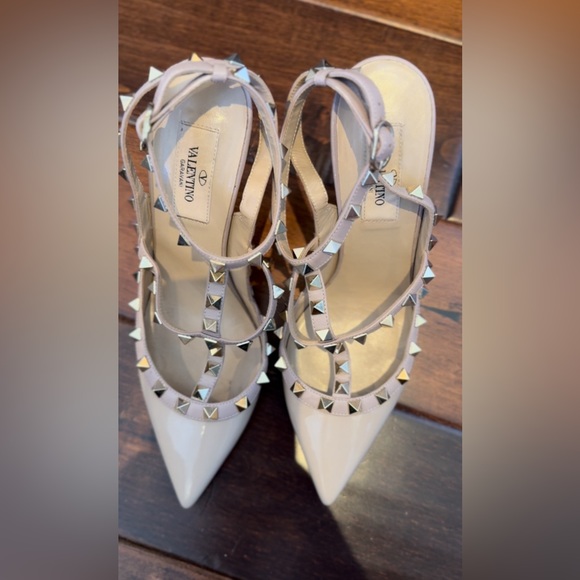 100% HOLIDAY LUXURY - VALENTINO GARAVANI Patent Rockstud Ankle Strap Pum… - Picture 6 of 6